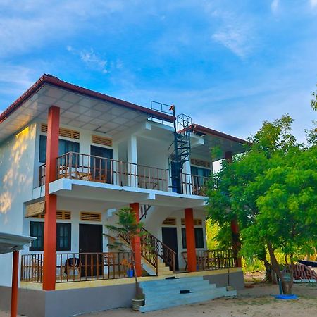 Autumn Moon Beach Cabanas Tangalle Exterior photo