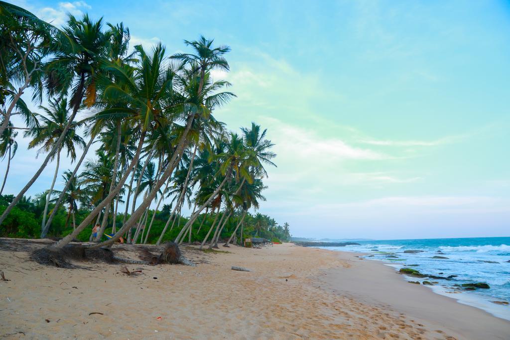 Autumn Moon Beach Cabanas Tangalle Exterior photo