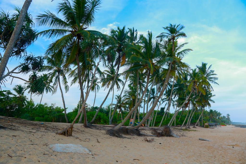 Autumn Moon Beach Cabanas Tangalle Exterior photo