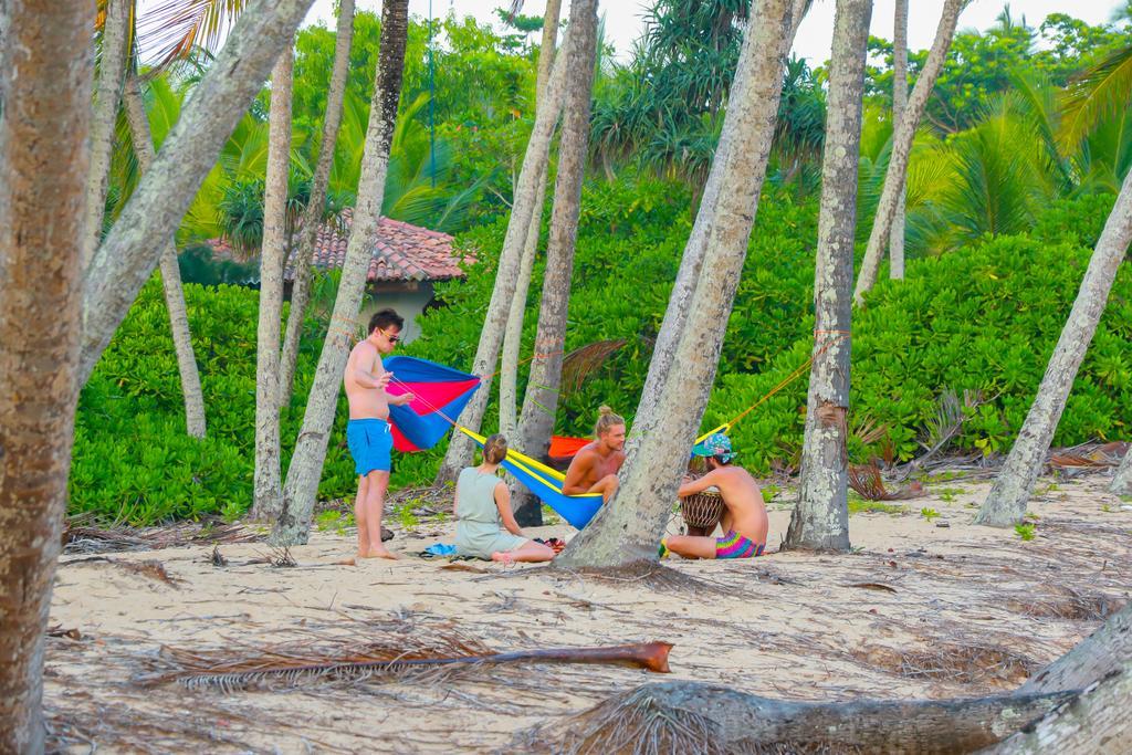 Autumn Moon Beach Cabanas Tangalle Exterior photo